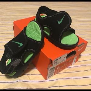 🎈🎈Baby Nike sandals!🎈🎈